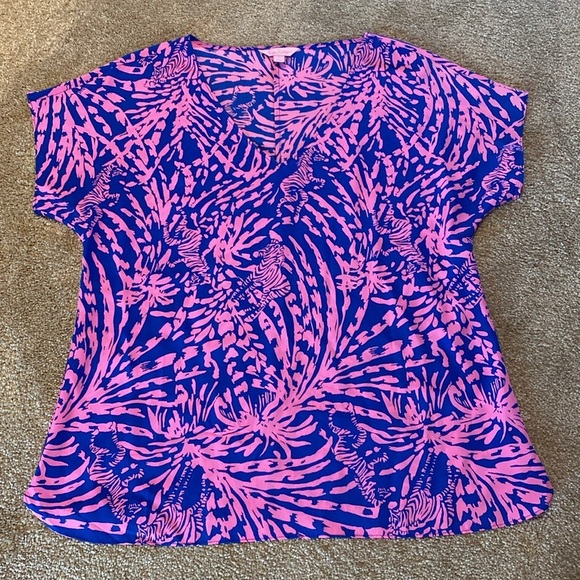 LILLY PULITZER Asher Silk Top Pink Blue Rollin in the Grass Zebra Print Sz M - Picture 1 of 7